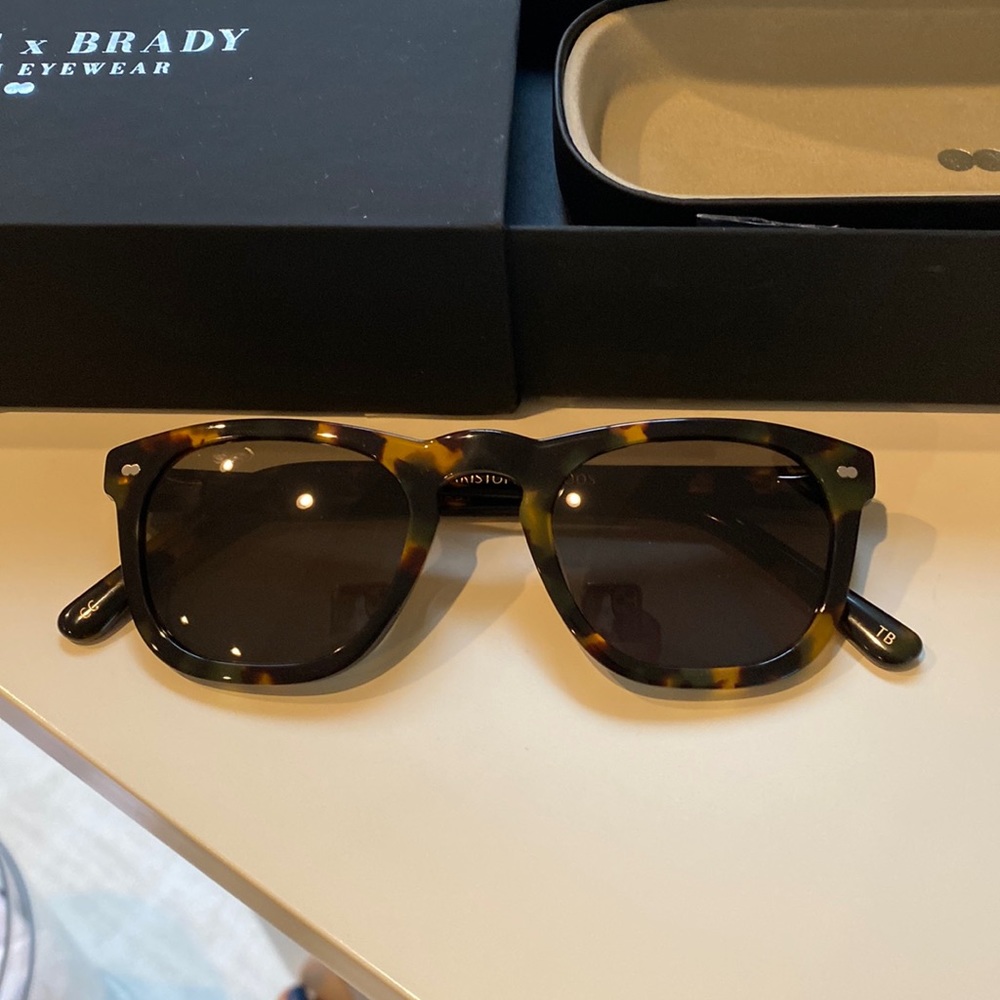Tortoiseshell Polarized Sunglasses - Brown Lenses